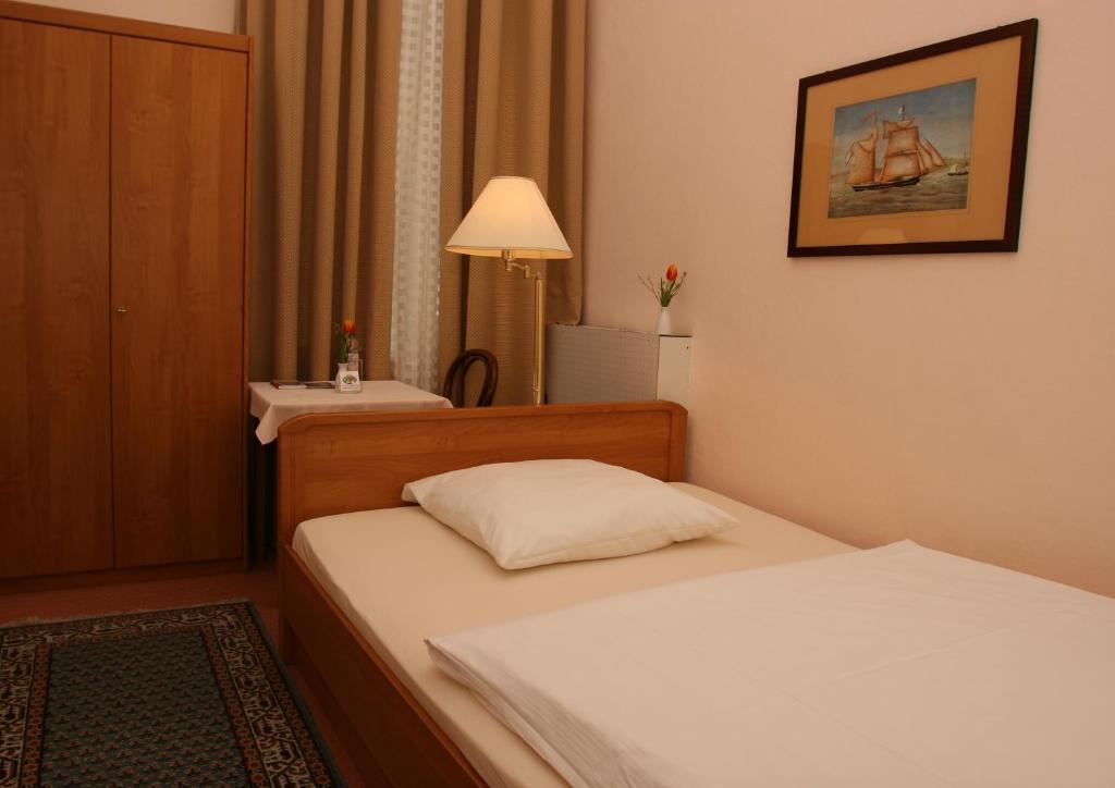 Hotel Pension Fasanenhaus ベルリン エクステリア 写真