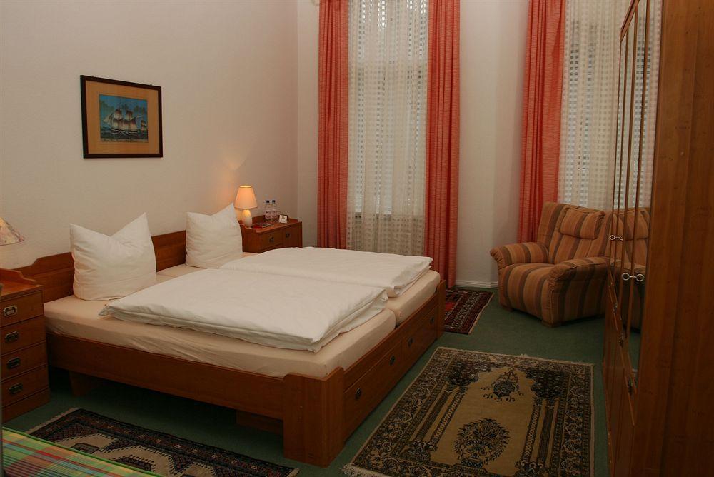 Hotel Pension Fasanenhaus ベルリン エクステリア 写真