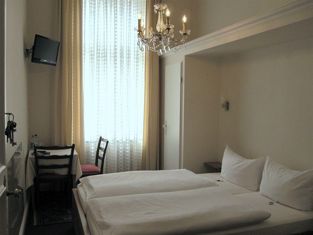 Hotel Pension Fasanenhaus ベルリン エクステリア 写真