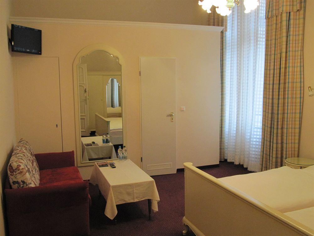 Hotel Pension Fasanenhaus ベルリン エクステリア 写真