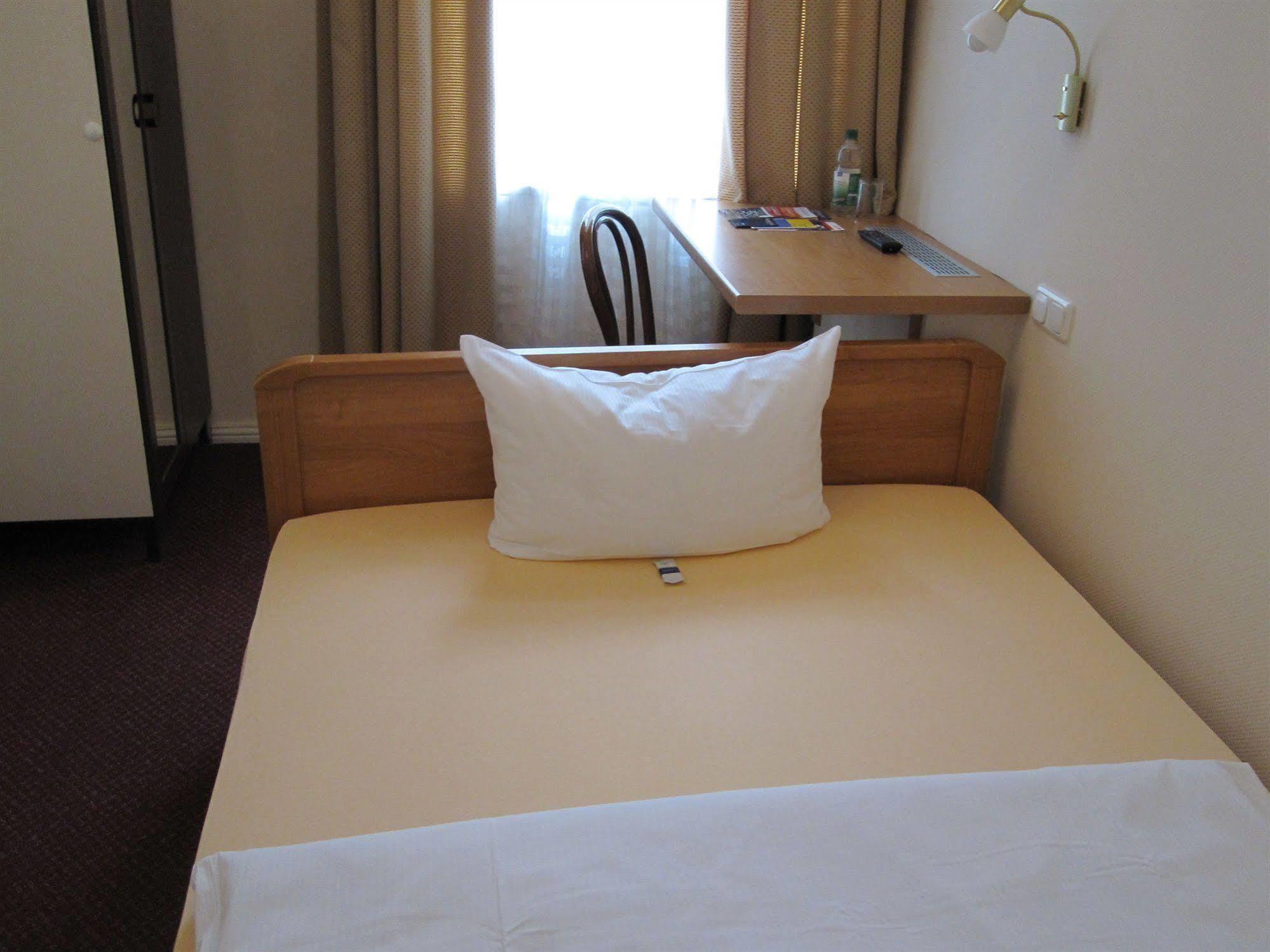 Hotel Pension Fasanenhaus ベルリン エクステリア 写真