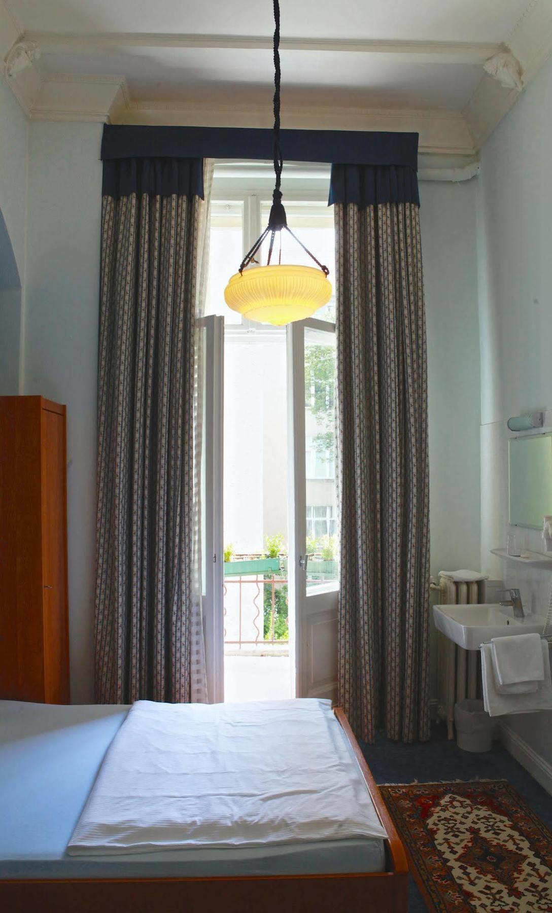 Hotel Pension Fasanenhaus ベルリン エクステリア 写真
