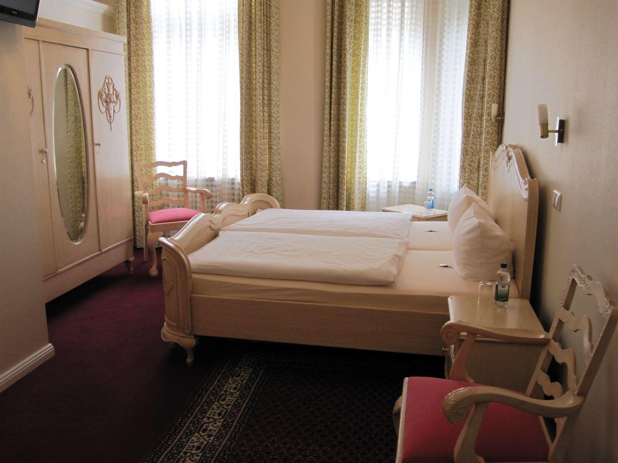 Hotel Pension Fasanenhaus ベルリン エクステリア 写真
